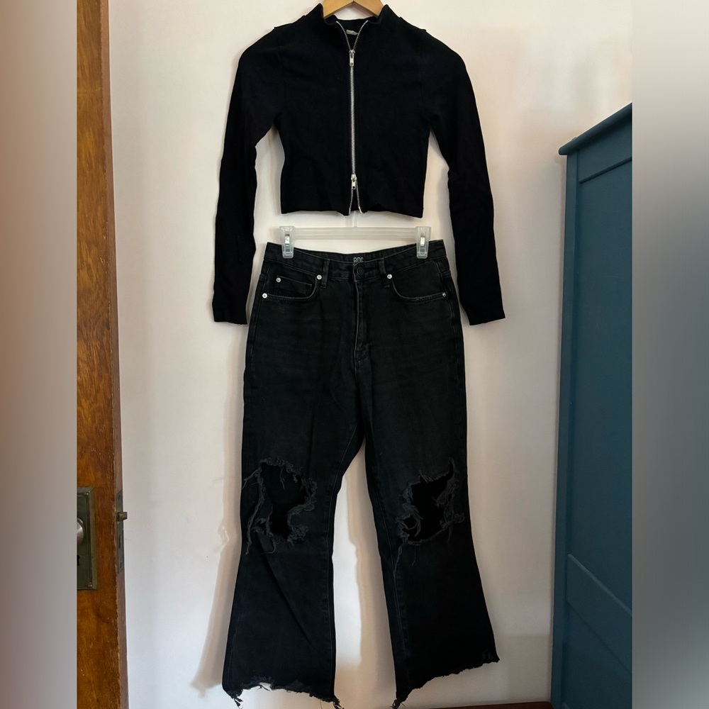 Outfit bundle #1 Ripped Black Jeans + Black Double Zip Long Sleeve